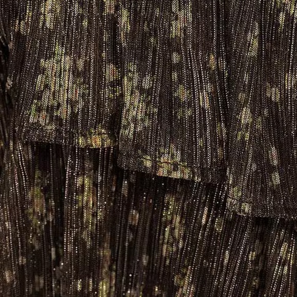 Chic Black Floral Long Sleeve Dress - Picture 3 of 3